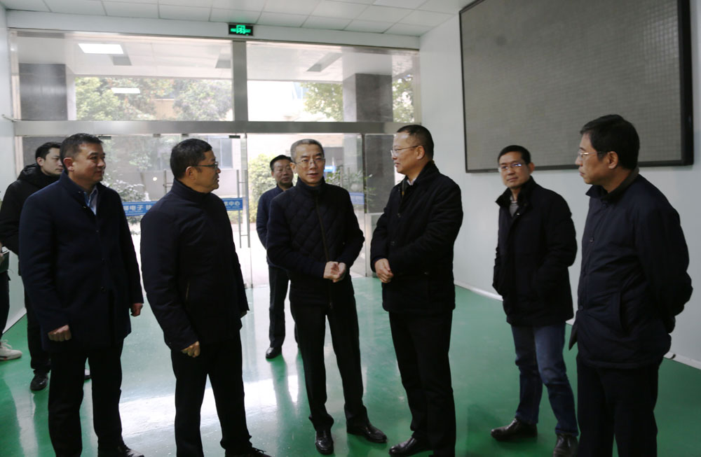 众鑫娱乐·鑫起点,馨效劳,心选择