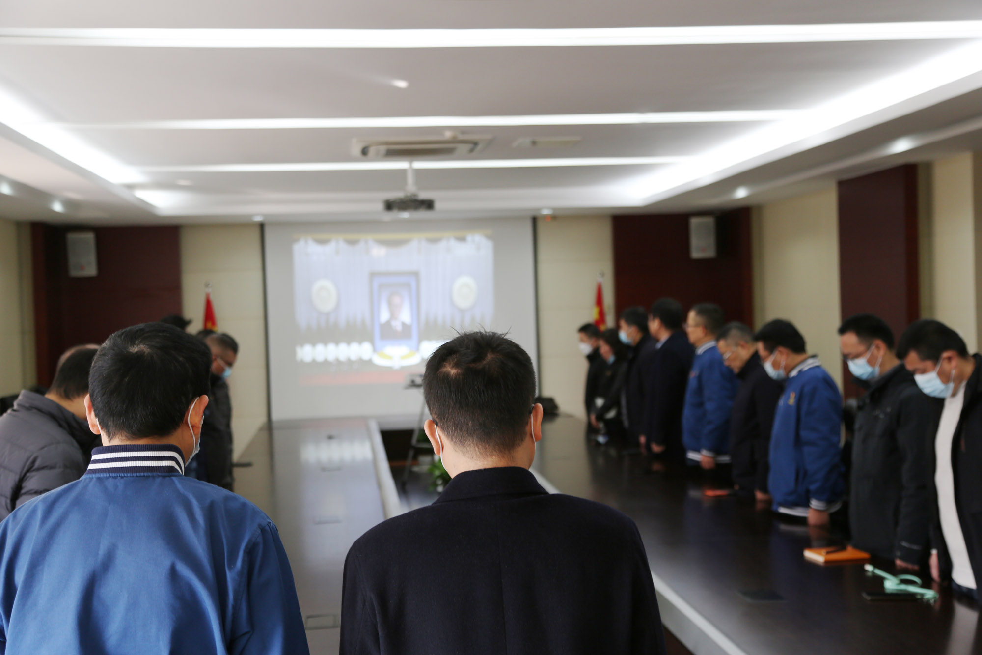 众鑫娱乐·鑫起点,馨效劳,心选择