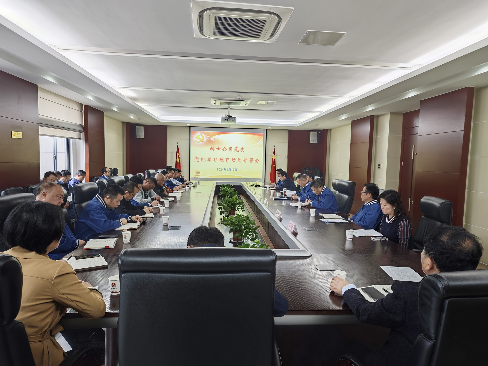 众鑫娱乐·鑫起点,馨效劳,心选择